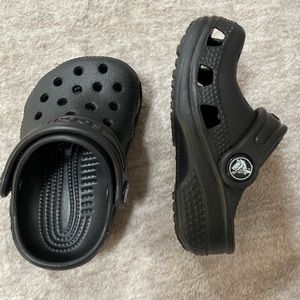 Black infant Crocs size 2-3